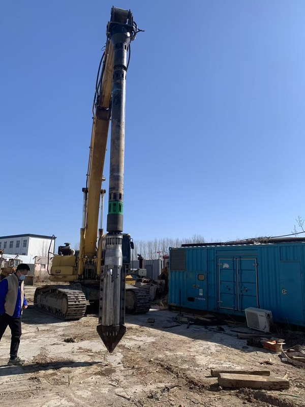 BVEM 2600 R/Min Rotatiesnelheid Hydraulische Vibroflot Water-luchtverbindingsconstructie voor bodemverbetering