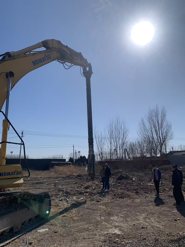 BVEM 2600 R/Min Rotatiesnelheid Hydraulische Vibroflot Water-luchtverbindingsconstructie voor bodemverbetering