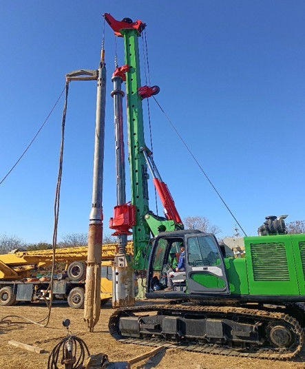 BVEM 2600 tpm rotatiesnelheid Vibroflotation-apparaat gemonteerd op een graafmachine die het hydraulische energiesysteem deelt